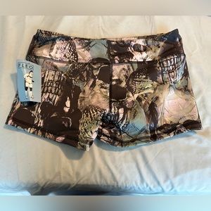 SOLD NEW W TAGS!  Fleo forest skull, large. SOLD